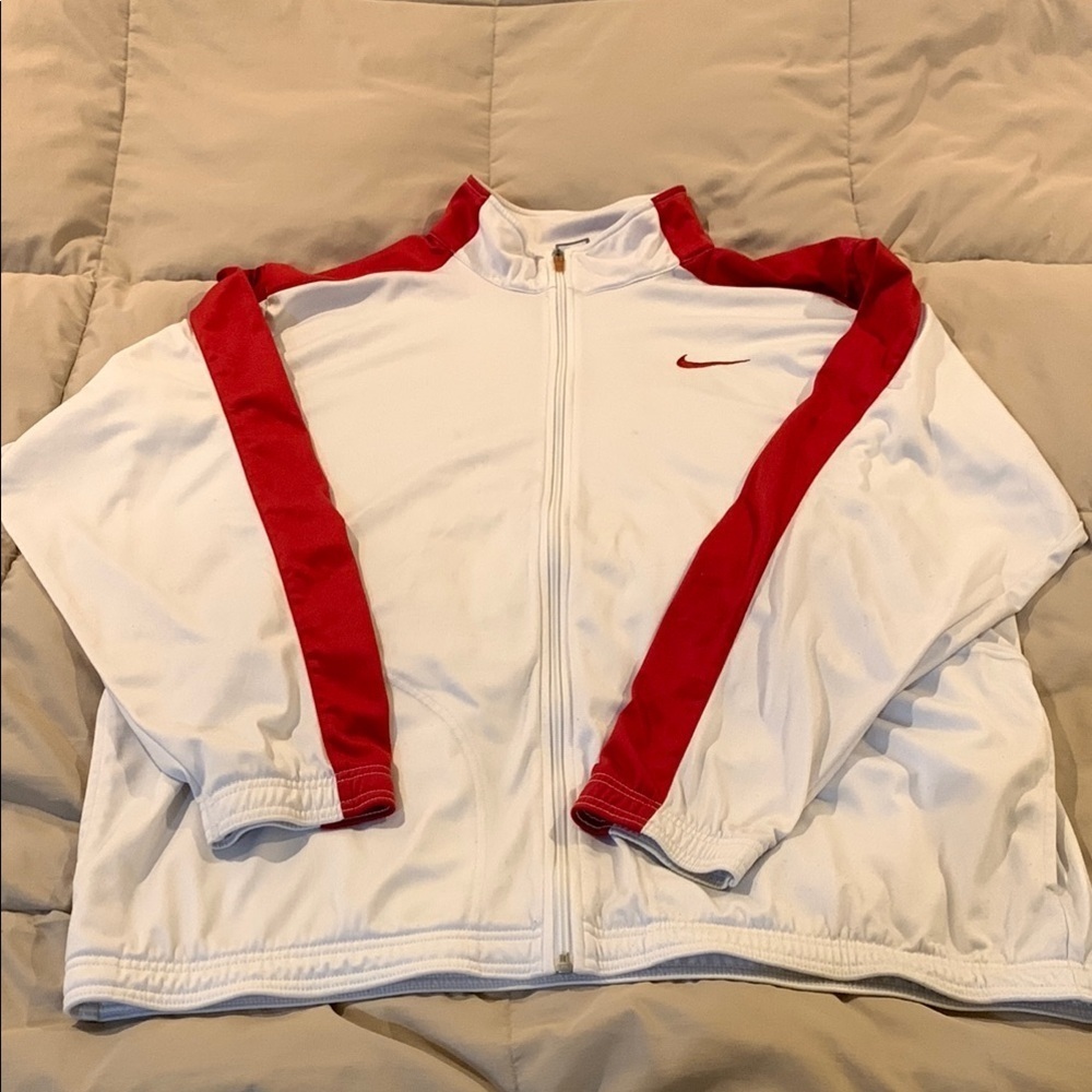 Nike Varsity Jacket White and Red Sporty Design​​​​​